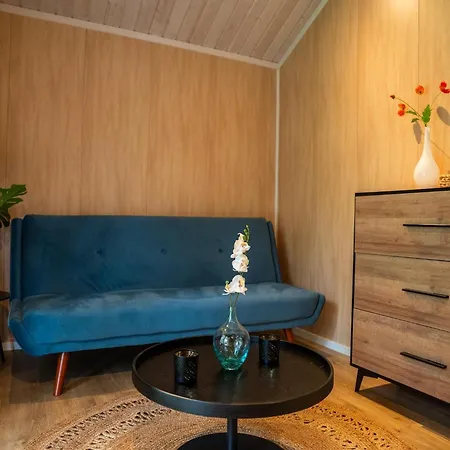 Horská chata Tiny House In Brabant With Cozy Terrace